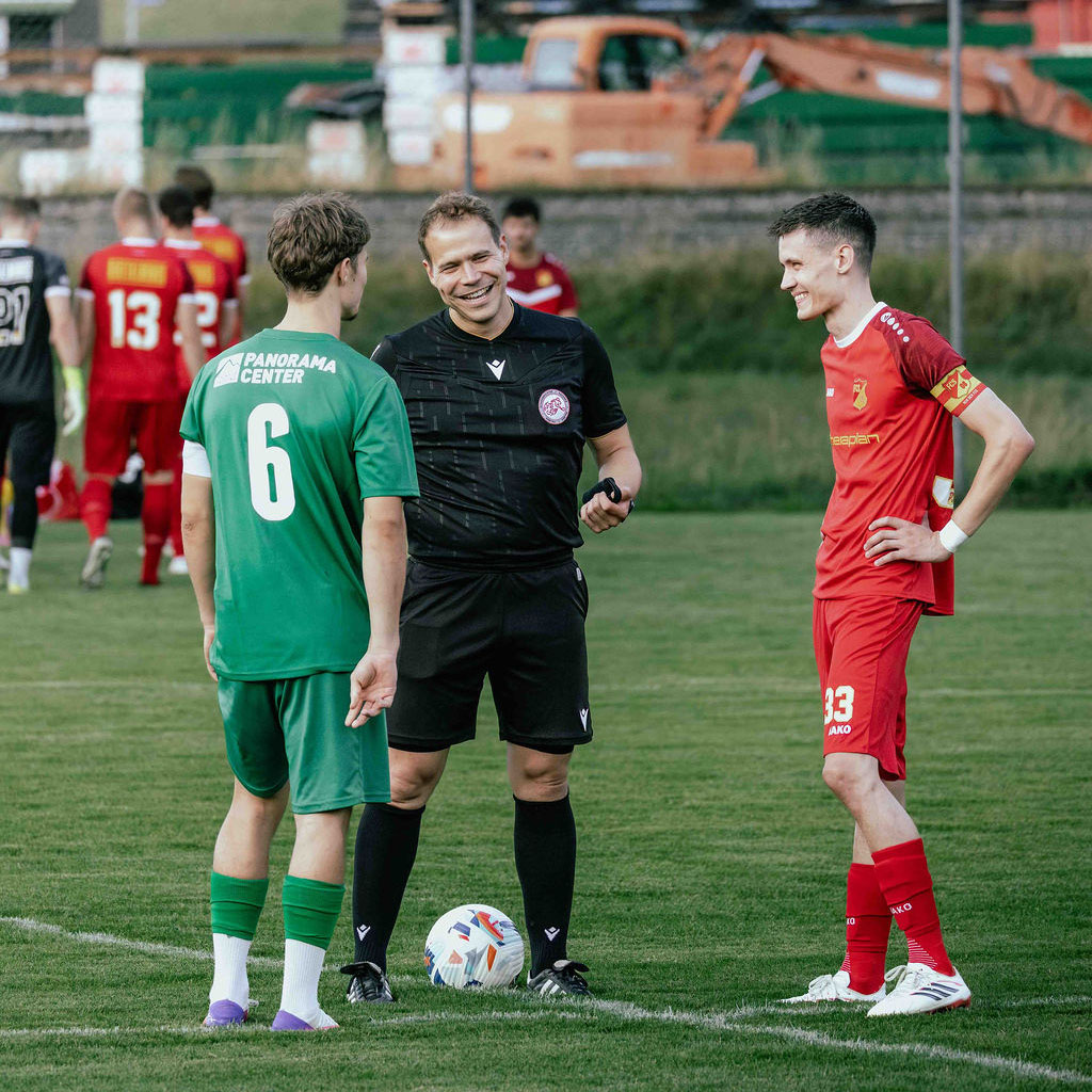 Schiedsrichter und Spielleiter:in im Einsatz beim FC Lerchenfeld
